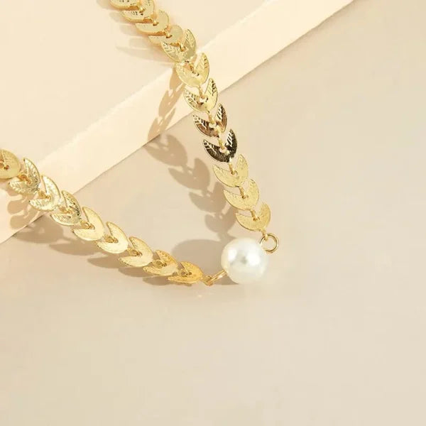 Pearl & Leaf Pendant Necklace