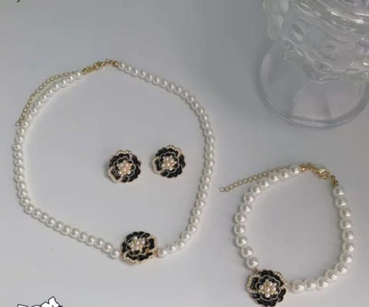 Flower Design Pearl Stone Set